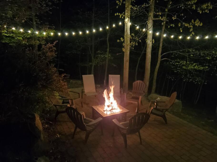 Holiday home Serenity Falls - Stylish 4bdr Mountain Retreat, Hot Tub, Pool
