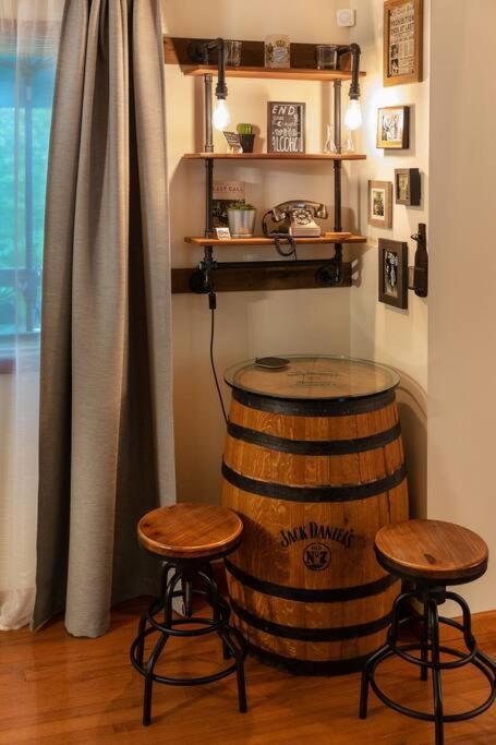 Holiday home Serenity Falls - Stylish 4bdr Mountain Retreat, Hot Tub, Pool East Stroudsburg